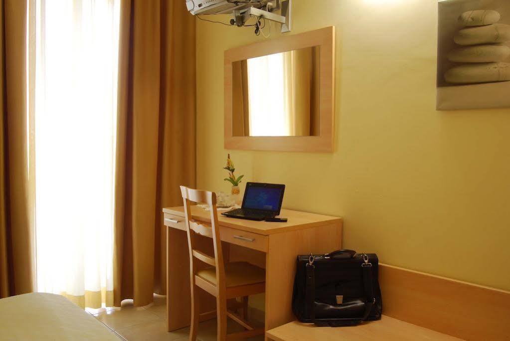 Hotel Caggiari Senigallia Ngoại thất bức ảnh